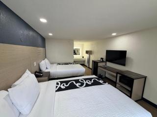 Spring Place Inn & Suites - 5