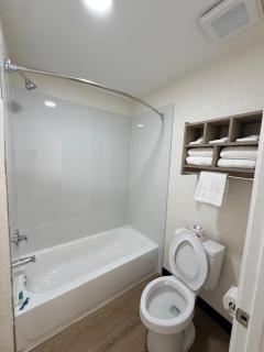 Spring Place Inn & Suites - 3