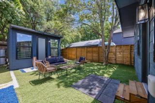South Austin Hideaway Yard + Game Room - 3