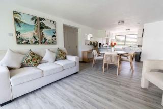 Renovated Chic Condo Steps from Carlisle Bay - 0