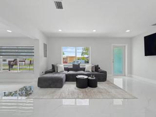 Luxury Miami Villa Sleeps 7 Near Brickell - 0