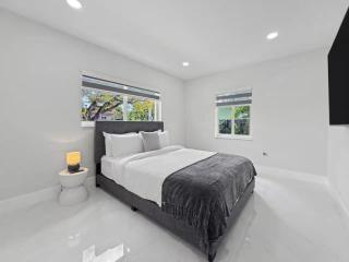 Luxury Miami Villa Sleeps 7 Near Brickell - 9