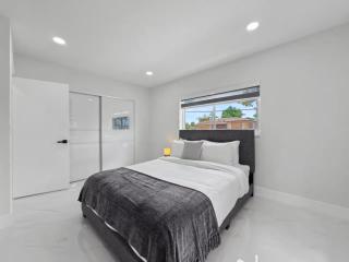 Luxury Miami Villa Sleeps 7 Near Brickell - 6