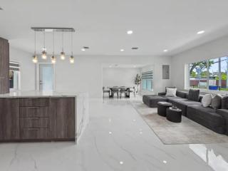Luxury Miami Villa Sleeps 7 Near Brickell - 5