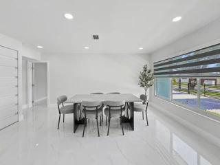 Luxury Miami Villa Sleeps 7 Near Brickell - 2