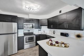Luxury Ocean View Condo with Beach Service 1521 - 1