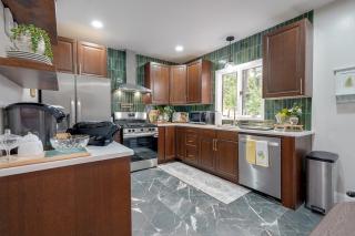 Walk to Water, Dining! Modern City Point Haven - 4