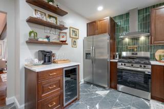 Walk to Water, Dining! Modern City Point Haven - 2