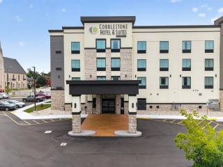 Cobblestone Hotel & Suites Waukesha West Milwaukee - 7
