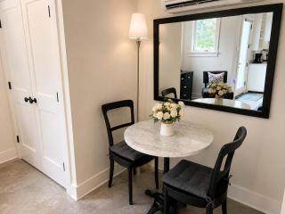 New Luxe Studio Cleveland Park near Zoo - 3