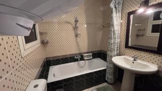 Elegant 3BR Maadi Residence with 75 inch TV and Fast WiFi - 2