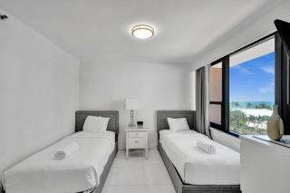 Ocean View Spacious 2 BDR Condo Beach Service 609 - 9