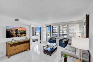Ocean View Spacious 2 BDR Condo Beach Service 609 - 3