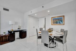 Ocean View Spacious 2 BDR Condo Beach Service 609 - 1