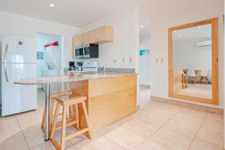 3 Mi to Beach: Modern Santa Cruz 2BR Condo - 3