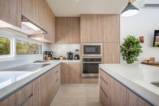 Playa Avellanas Villa: Modern Luxury, Pool, Views - 2