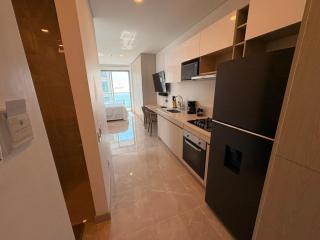 Apartamento Con Balcón y Vista Al Mar - 1