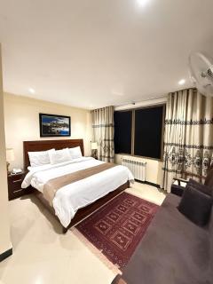 RockCliff Resort Executive Room at Kashmir Point - 10 min to GPO - 0