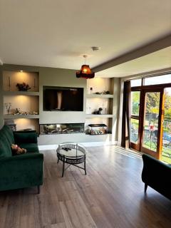 4 bedroom house in the heart of Ballisodare villag - 0