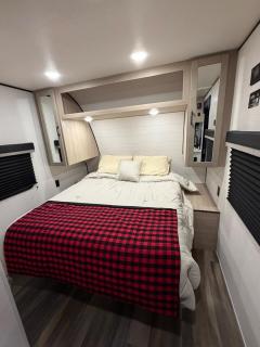 Outdoor Cinema, Fire Pit Private RV Retreat - 5
