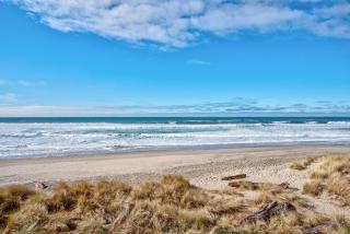 Beachfront Suite - Second Floor - Sleeps 2 - Pool and Sauna - 5