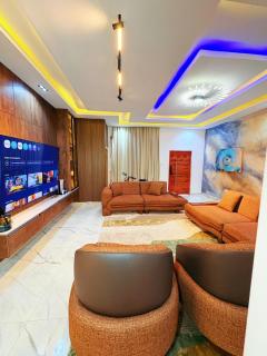 Abuja Comfort, PS5, Wi-Fi, Sleeps 8 - 7