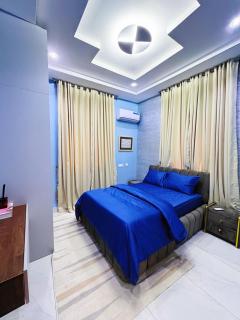 Abuja Comfort, PS5, Wi-Fi, Sleeps 8 - 3