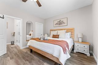 Walk-In 3BR Condo w/ Pool Access • Sleeps 8 - 0