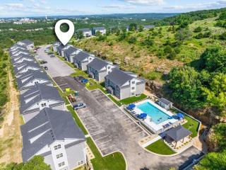 Walk-In 3BR Condo w/ Pool Access • Sleeps 8 - 8