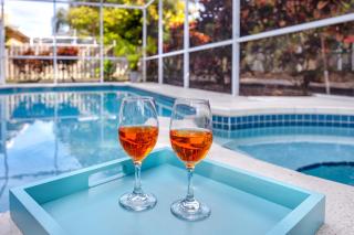 Palm Harbor Paradise - Spacious Home In Quiet Neighborhood with Heated Pool, Billiard Room, Hot Tub - 4