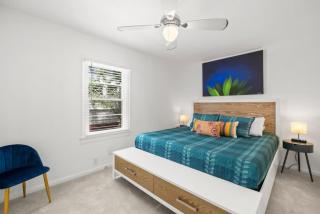 The Hyde Out - Cute Hyde Park Home with Private Hot Tub - 7