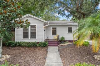 The Hyde Out - Cute Hyde Park Home with Private Hot Tub - 5
