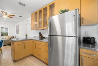 The Hyde Out - Cute Hyde Park Home with Private Hot Tub - 3