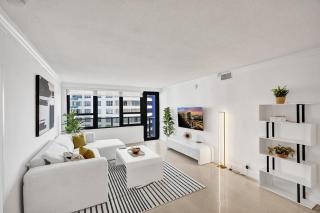 Modern Ocean Escape Stylish 2BR Condo with Resort Amenities Pools Sauna and Gym 1417 - 4