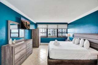 Cozy 2BR Condo with Resort Perks Pools Gym Sauna in an Oceanfront Building 409 - 9