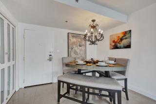 Modern Beach Retreat 2BR and 2BA Pools, Sauna, Gym Oceanfront Building 1615 - 5