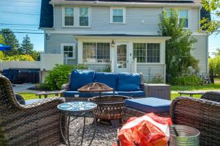 Hot Tub & Fireplace: Coastal Getaway in Maine - 6