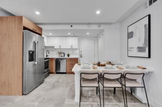 Oceanside Paradise Escape Spacious and Scenic Resort amenities Pools Bar Sauna 1514 - 9