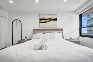 Oceanside Paradise Escape Spacious and Scenic Resort amenities Pools Bar Sauna 1514 - 6