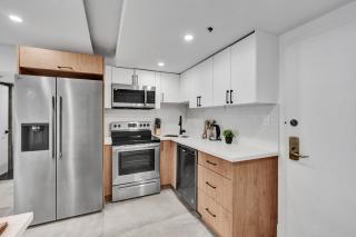 Oceanside Paradise Escape Spacious and Scenic Resort amenities Pools Bar Sauna 1514 - 2
