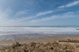 Remodeled Oceanfront Suite - Pool, Sauna, and Ocean Views - 6