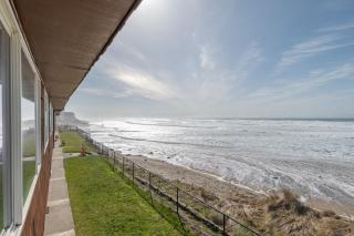 Remodeled Oceanfront Suite - Pool, Sauna, and Ocean Views - 5