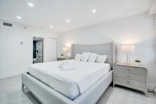 Steps to the Beach 3BR 2BA Condo Resort Perks and Ocean Glimpse 1406 - 1