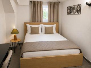 Urban Base Rooms & Apartments - 6