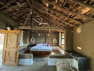 Mandhan View Homestay Kajra - 7