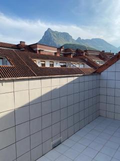 Excelente apartamento con garaje y piscina - 3