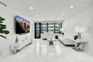 Oceanfront Escape with Resort Amenities Gym Pools and Sauna 1408 - Miami Beach - 4
