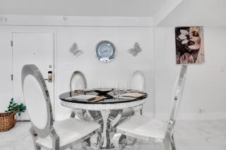 Oceanfront Escape with Resort Amenities Gym Pools and Sauna 1408 - Miami Beach - 1
