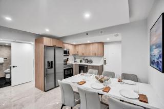 Modern 3BR Ocean view Condo with Pools, Gym and Sauna 1407 - 7