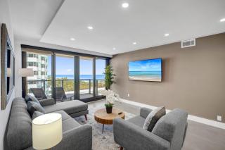 3BR 2BA Oceanfront Retreat Pools and Beach Access 706 - 0
